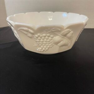 Milkglass Bowl with Grapes
